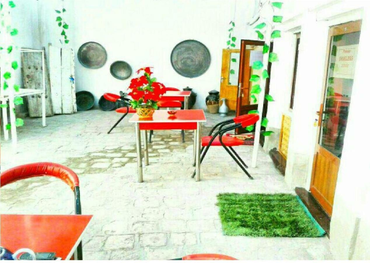 Hotel History à Boukhara Extérieur photo